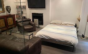 Large Studio Flat In Kensington